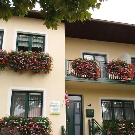 Gaestehaus Moser Podersdorf am See Bagian luar foto