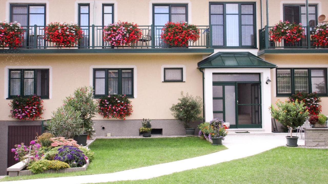 Gaestehaus Moser Podersdorf am See Bagian luar foto